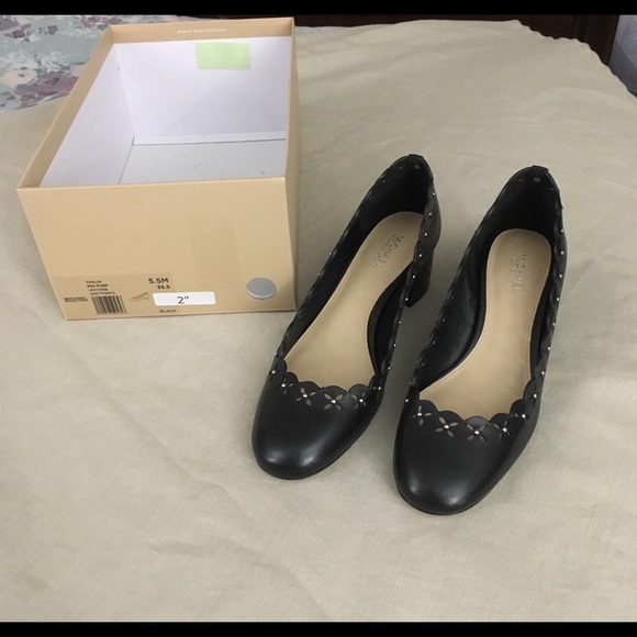 Michael kors mid pump shoes - Picture 3 of 7